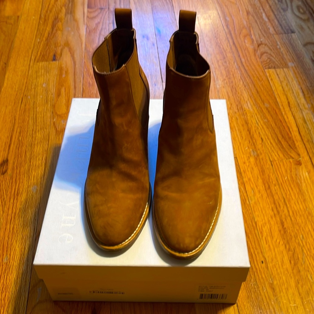 Jenni Kayne boots size 38 true to size. These boots wear well over time-Italien